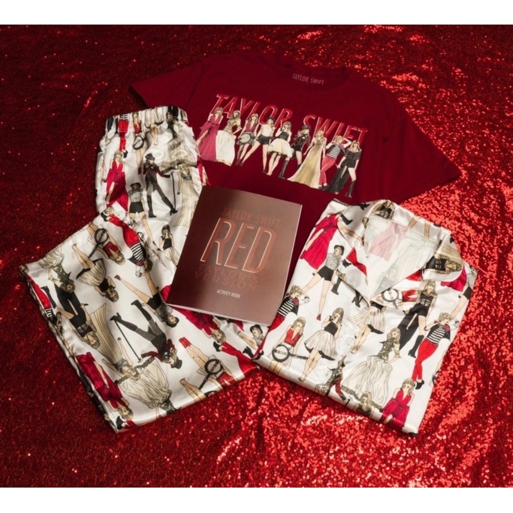 Taylor Swift Red Eras Satin Pajama Set, Women's Size‎ XS